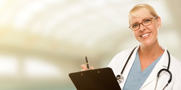 Nurse-with-clipboard